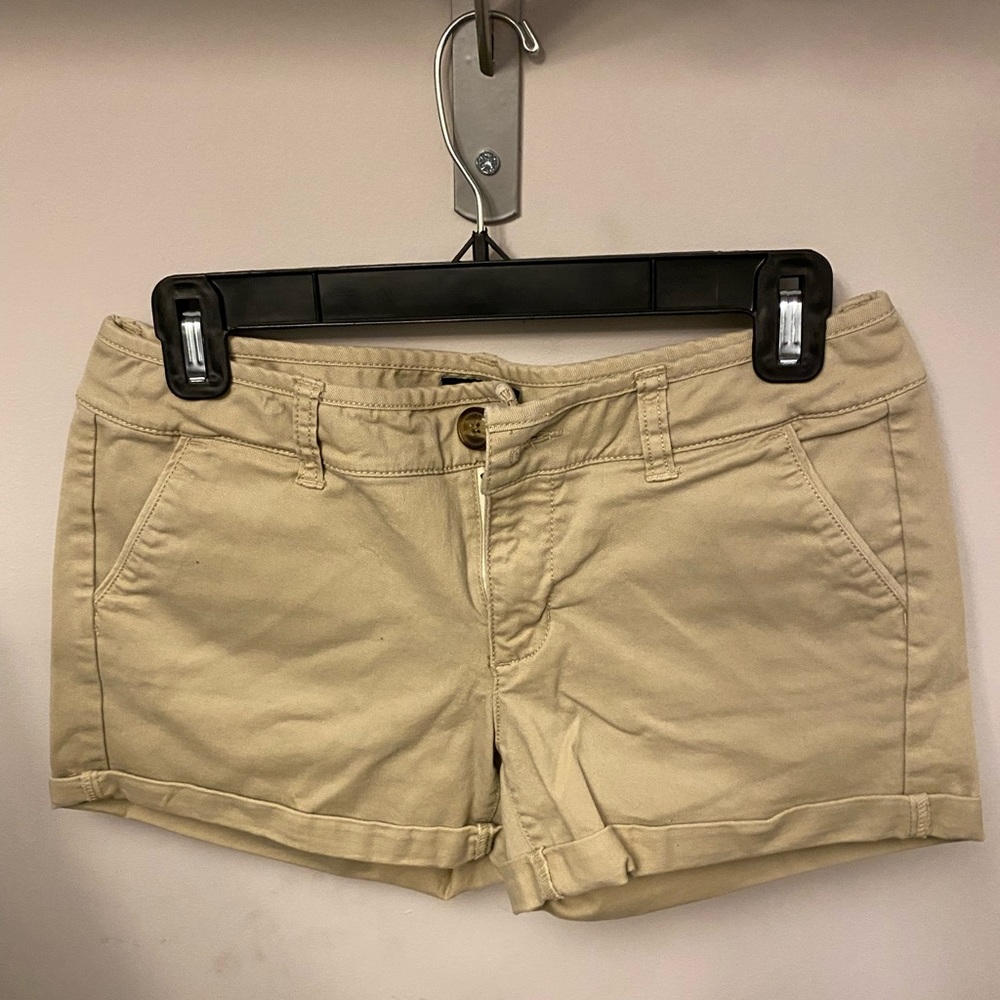 Khaki American Eagle midi shorts, 4